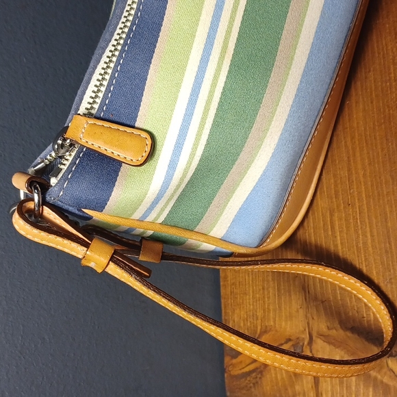 Coach wristlet mini purse - Picture 3 of 15